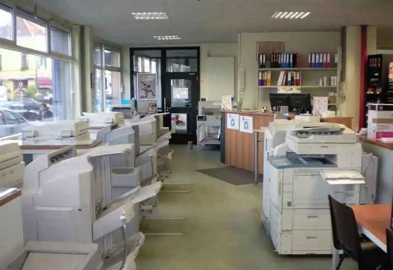 鄭州打印復(fù)印店裝修:高效工作區(qū)與客戶等待區(qū)規(guī)劃